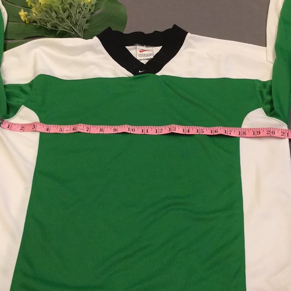 Women’s Nike Long Sleeved V Neck Shirt Performance - Picture 4 of 7